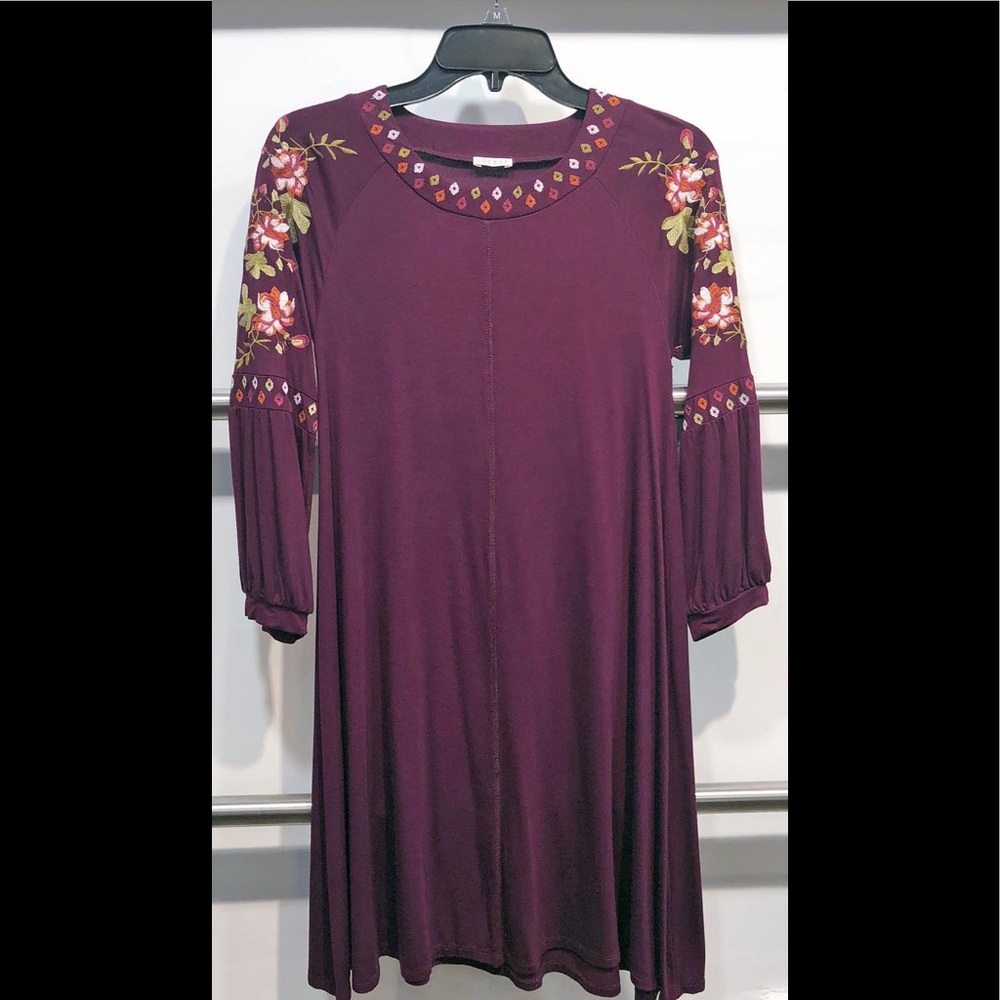 Spense Embroidered Dress. BRAND NEW WITH TAGS!!